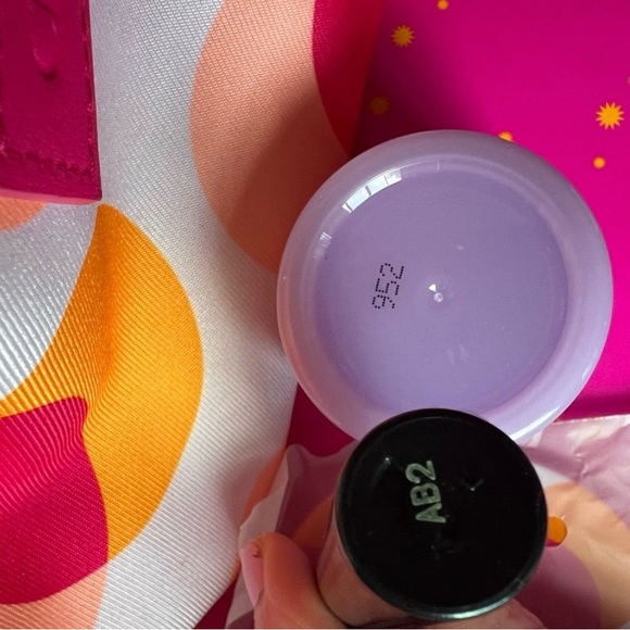 Clinique Mascara, Cleansing Balm, Mirror, and Makeup Bag Bundle - Picture 3 of 4